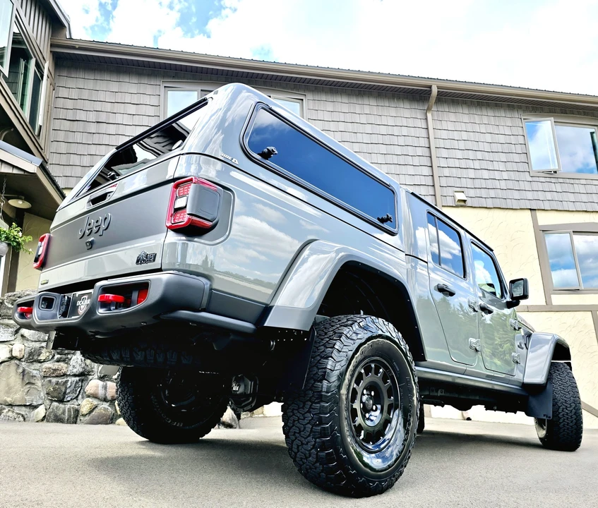 2022 Jeep JT Gladiator - Image 9 of 31