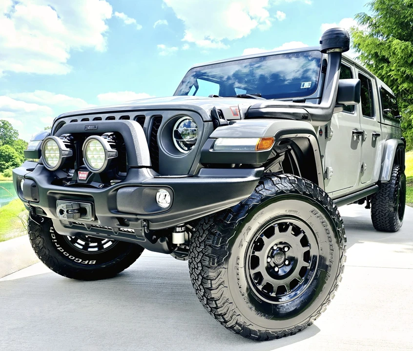 2022 Jeep JT Gladiator - Image 2 of 31