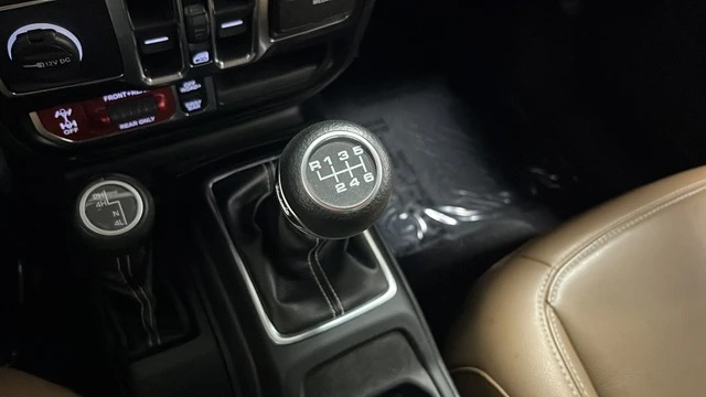 2022 Jeep JT Gladiator - Image 18 of 20