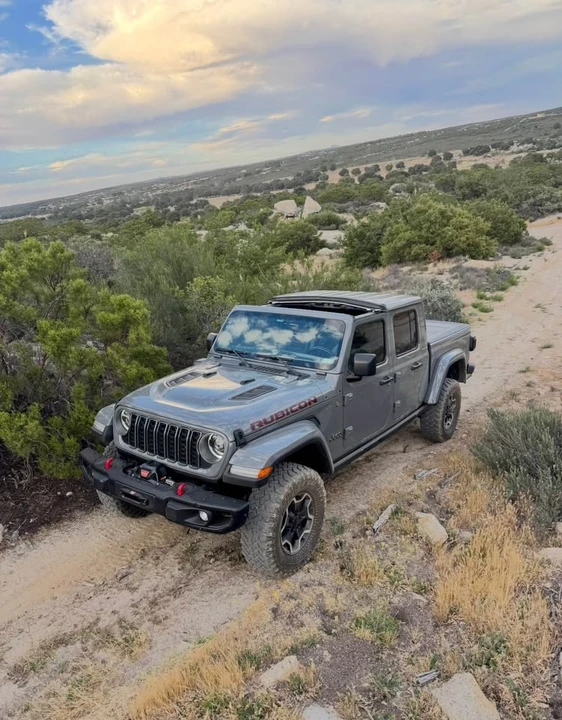 2022 Jeep JT Gladiator - Image 3 of 7