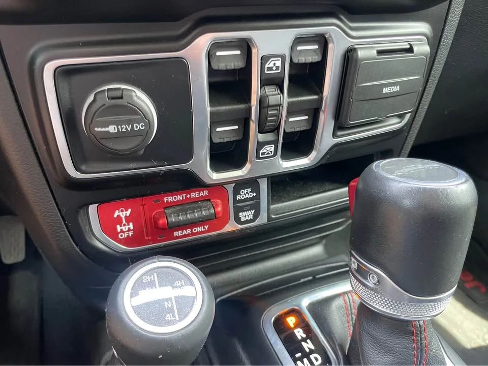 2022 Jeep JT Gladiator - Image 16 of 17