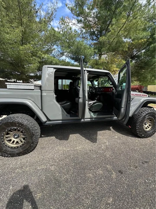 2022 Jeep JT Gladiator - Image 2 of 20