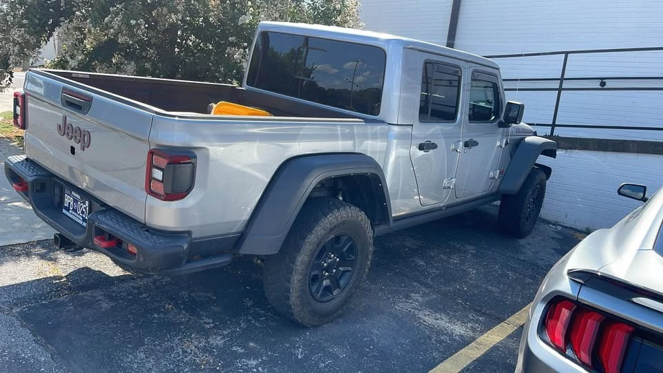 2022 Jeep JT Gladiator - Image 2 of 13