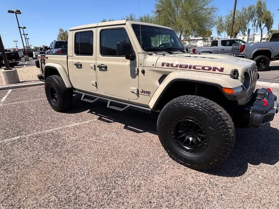 2022 Jeep JT Gladiator - Image 2 of 10