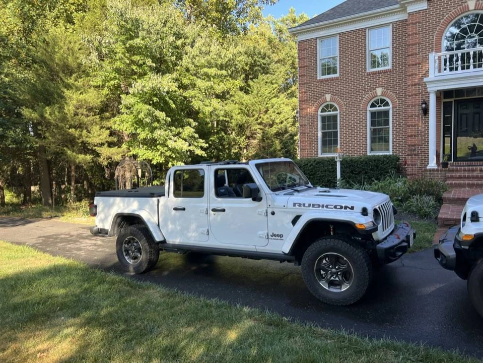 2022 Jeep JT Gladiator - Image 2 of 10