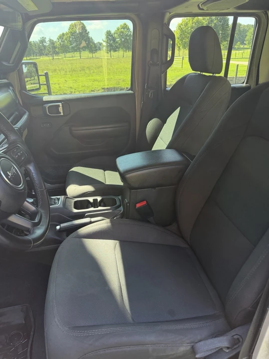 2022 Jeep JT Gladiator - Image 10 of 11