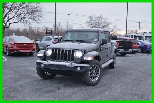 2022 Jeep Gladiator Sport