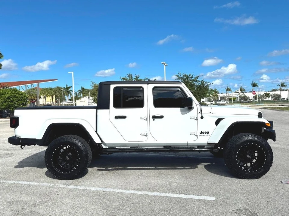 2022 Jeep JT Gladiator - Image 11 of 12