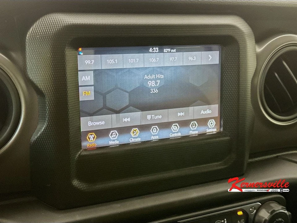 2022 Jeep JT Gladiator - Image 17 of 24
