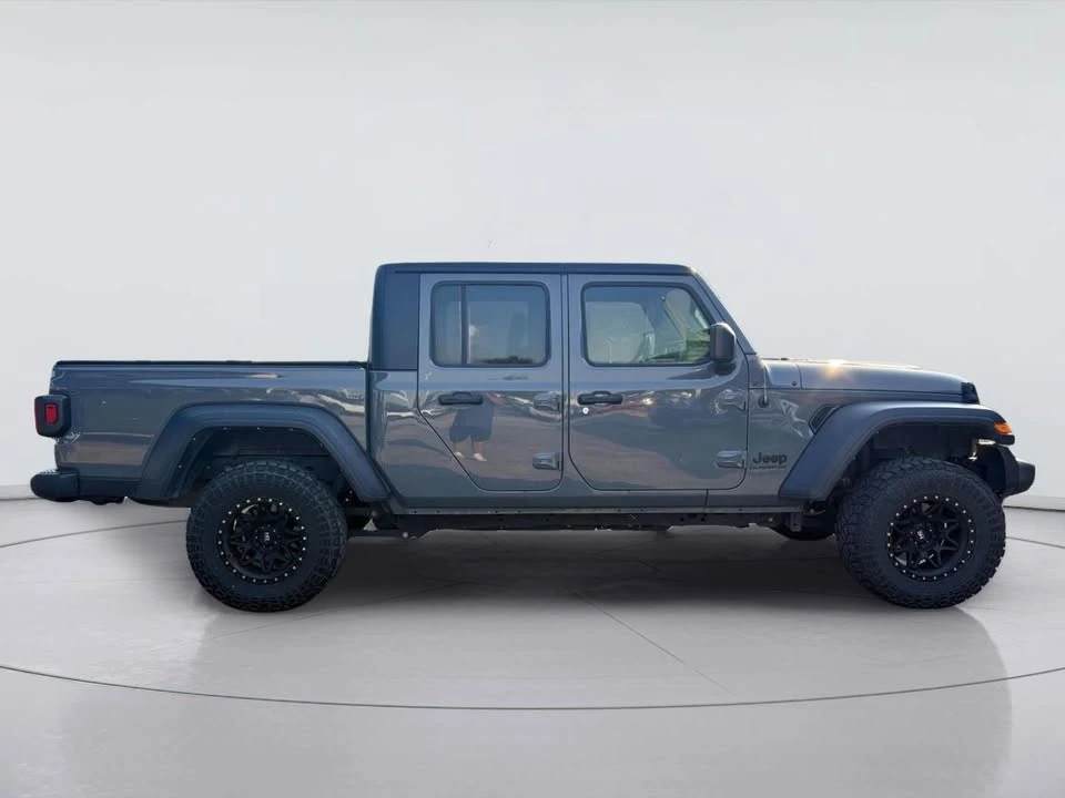 2022 Jeep JT Gladiator - Image 2 of 15