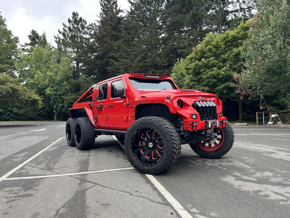 2022 Jeep JT Gladiator - Image 2 of 31