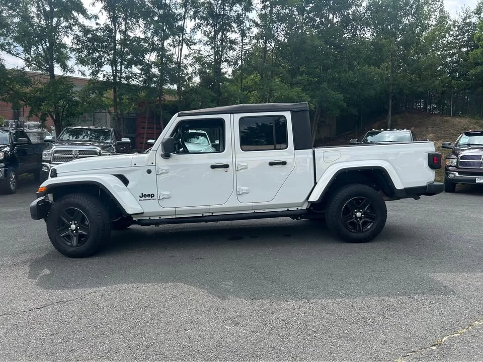 2022 Jeep JT Gladiator - Image 2 of 17