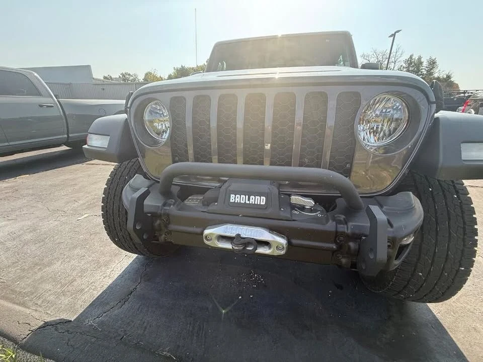 2022 Jeep JT Gladiator - Image 2 of 6
