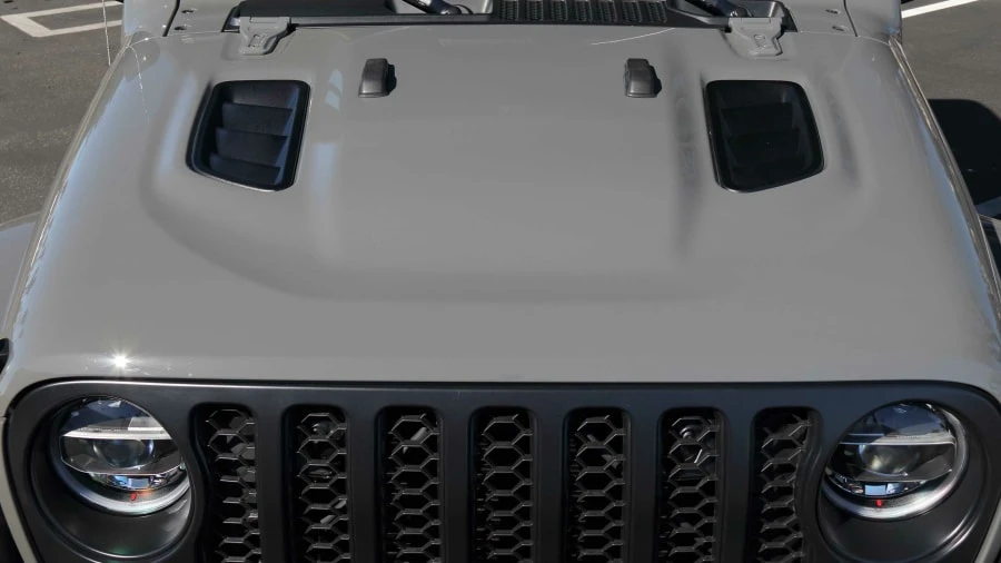 2022 Jeep JT Gladiator - Image 26 of 28