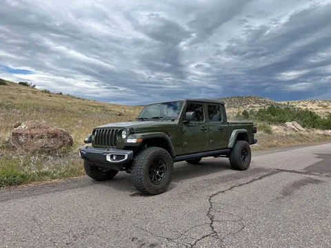 2022 Jeep Gladiator Sport Pickup 4D 5 ft