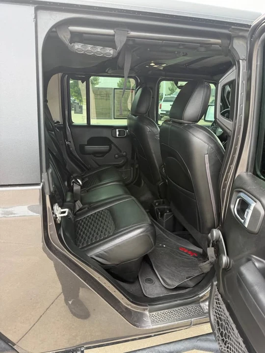 2022 Jeep JT Gladiator - Image 13 of 17
