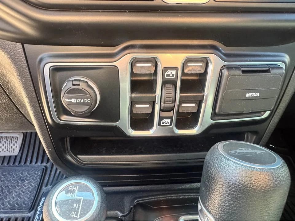2022 Jeep JT Gladiator - Image 11 of 12