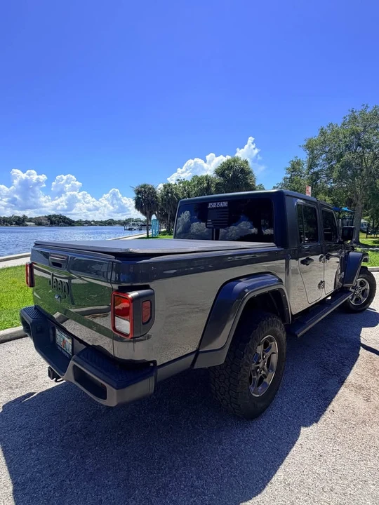 2022 Jeep JT Gladiator - Image 2 of 10