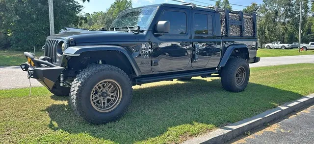 2022 Jeep Gladiator Sport Pickup 4D 5 ft