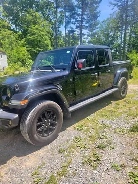 2022 Jeep Gladiator Sport Pickup 4D 5 ft