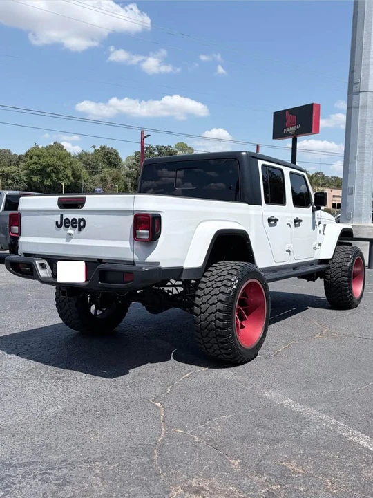 2022 Jeep JT Gladiator - Image 5 of 5