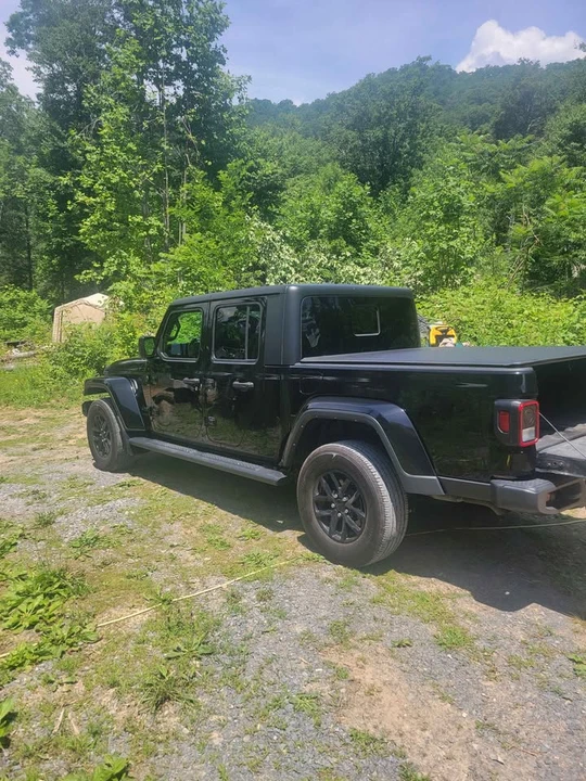 2022 Jeep JT Gladiator - Image 3 of 9