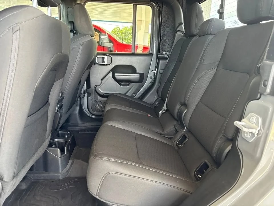 2022 Jeep JT Gladiator - Image 12 of 13