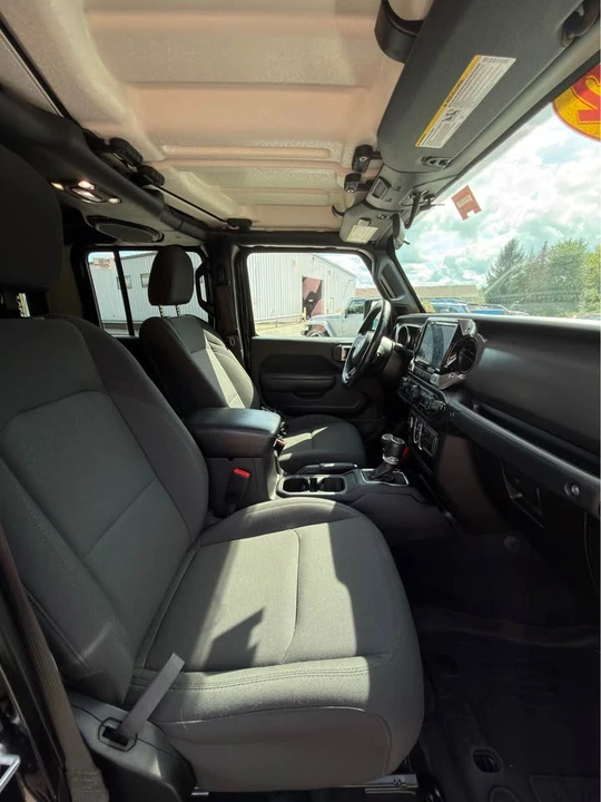 2022 Jeep JT Gladiator - Image 11 of 13
