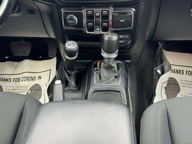 2022 Jeep JT Gladiator - Image 16 of 20