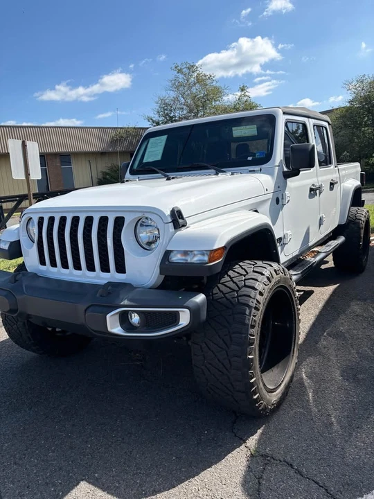 2022 Jeep JT Gladiator - Image 2 of 7