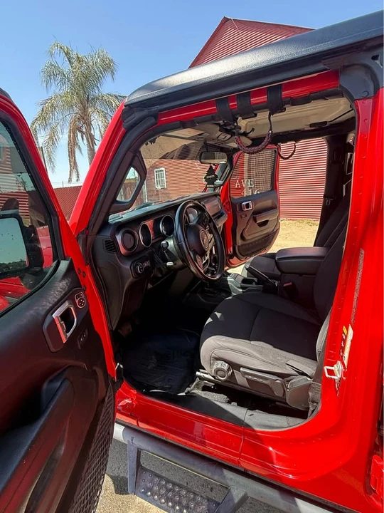 2022 Jeep JT Gladiator - Image 16 of 18