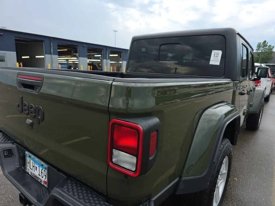 2022 Jeep JT Gladiator - Image 2 of 15