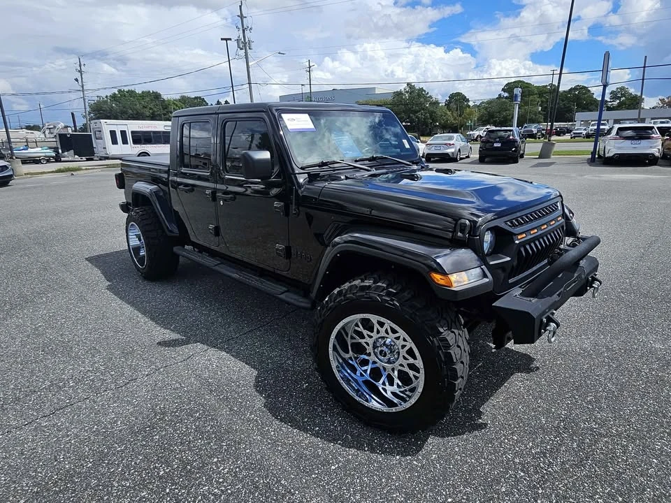 2022 Jeep JT Gladiator - Image 2 of 15