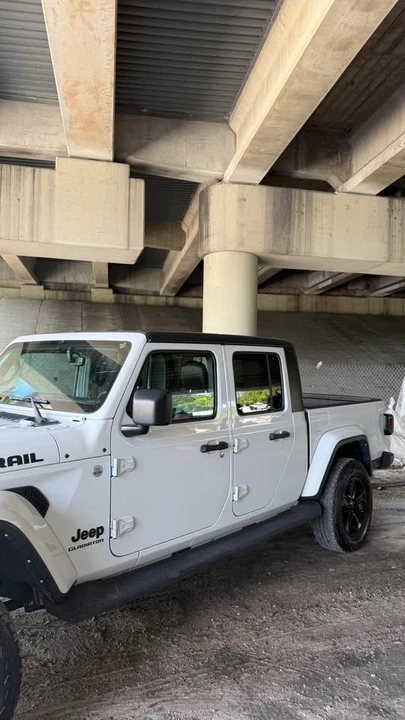 2022 Jeep JT Gladiator - Image 3 of 15
