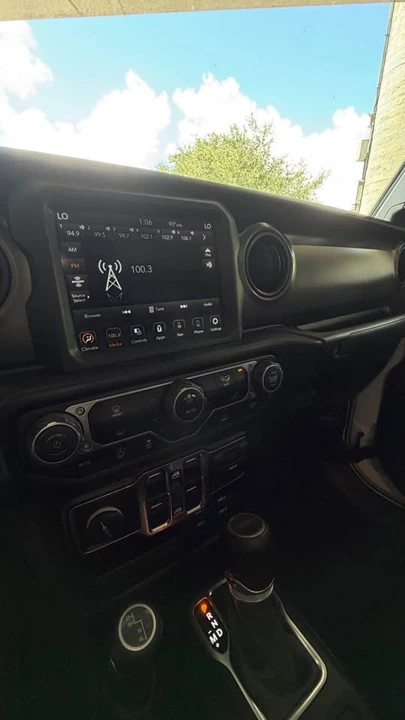 2022 Jeep JT Gladiator - Image 12 of 15
