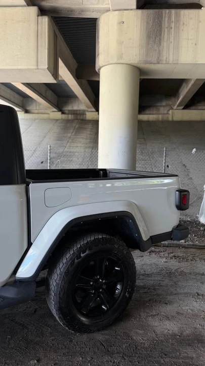 2022 Jeep JT Gladiator - Image 4 of 15
