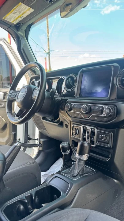 2022 Jeep JT Gladiator - Image 12 of 13