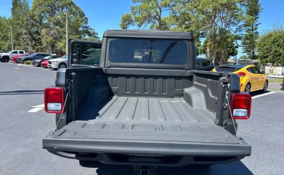 2022 Jeep JT Gladiator - Image 7 of 10