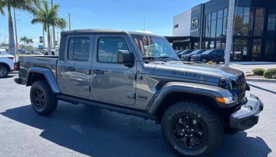 2022 Jeep JT Gladiator - Image 2 of 10