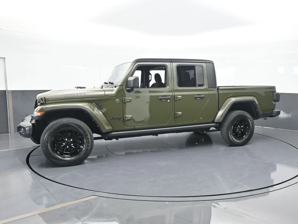 2022 Jeep JT Gladiator - Image 2 of 12