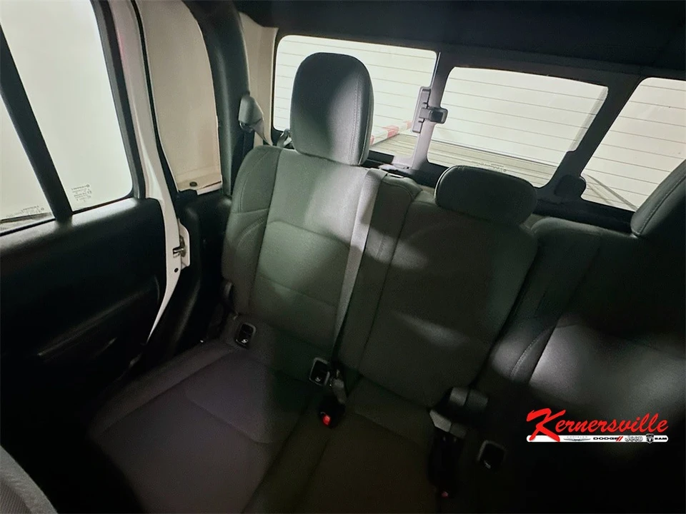 2022 Jeep JT Gladiator - Image 12 of 21