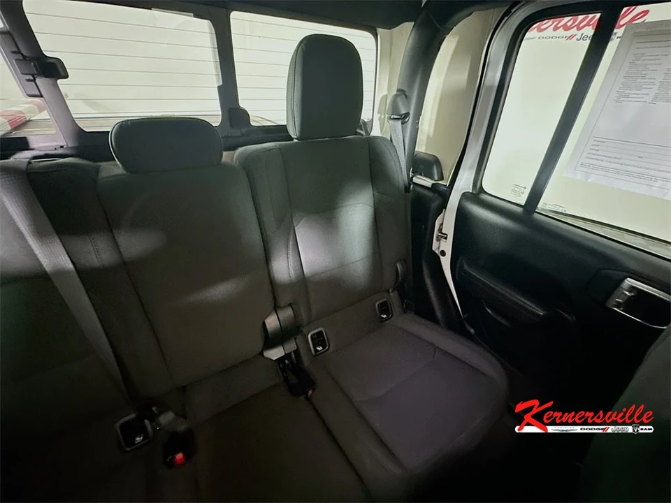 2022 Jeep JT Gladiator - Image 14 of 21