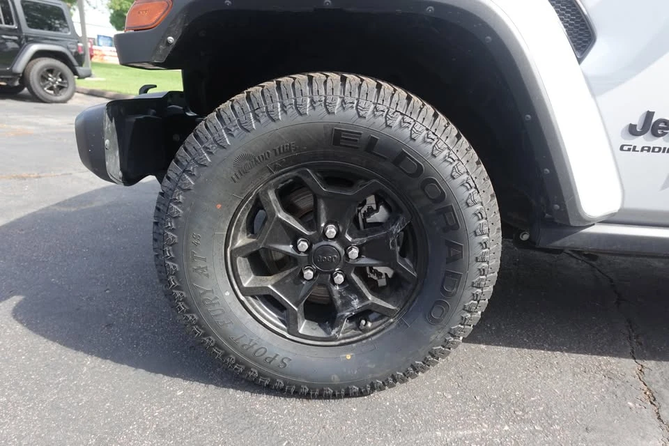 2022 Jeep JT Gladiator - Image 18 of 19