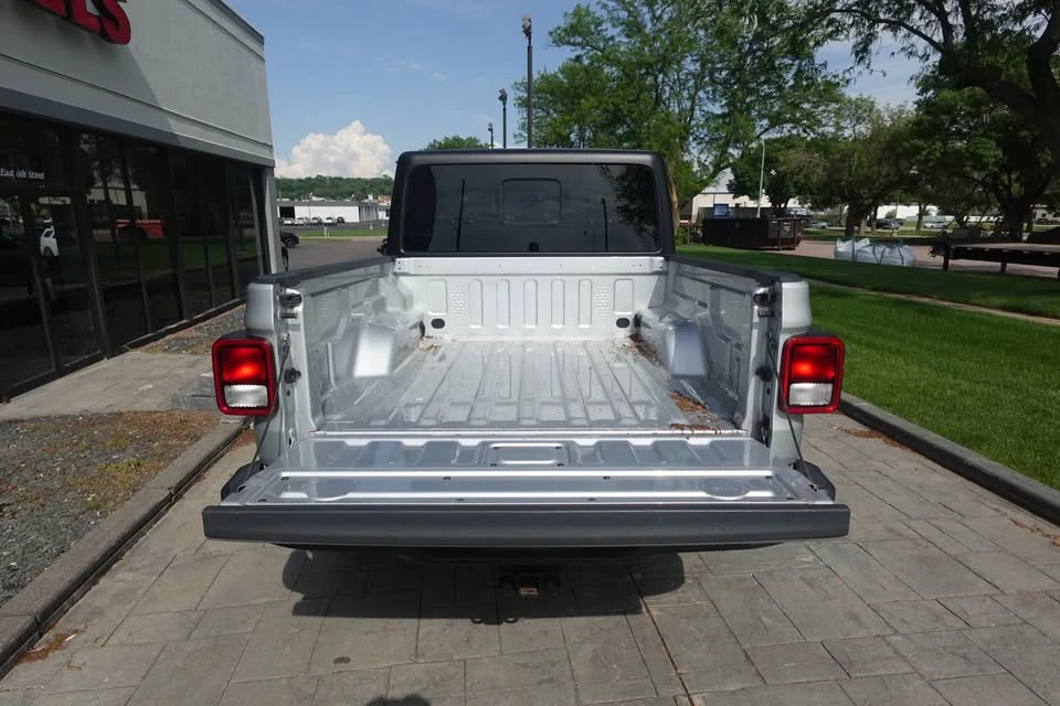 2022 Jeep JT Gladiator - Image 11 of 19