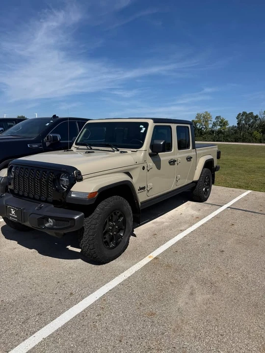 2022 Jeep JT Gladiator - Image 8 of 9