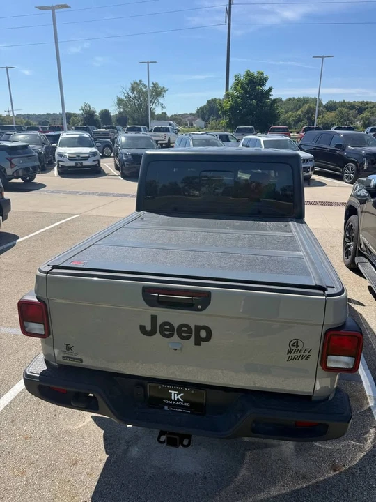 2022 Jeep JT Gladiator - Image 3 of 9