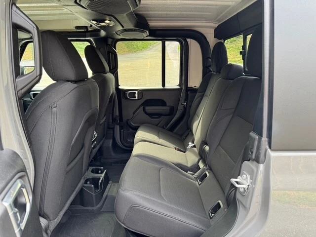 2022 Jeep JT Gladiator - Image 15 of 21