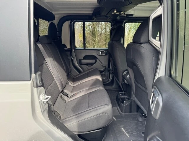 2022 Jeep JT Gladiator - Image 17 of 21