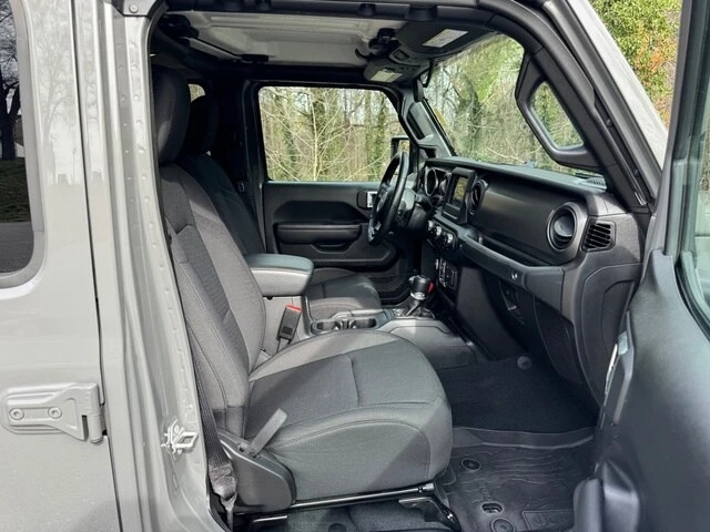 2022 Jeep JT Gladiator - Image 18 of 21