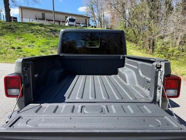 2022 Jeep JT Gladiator - Image 8 of 28